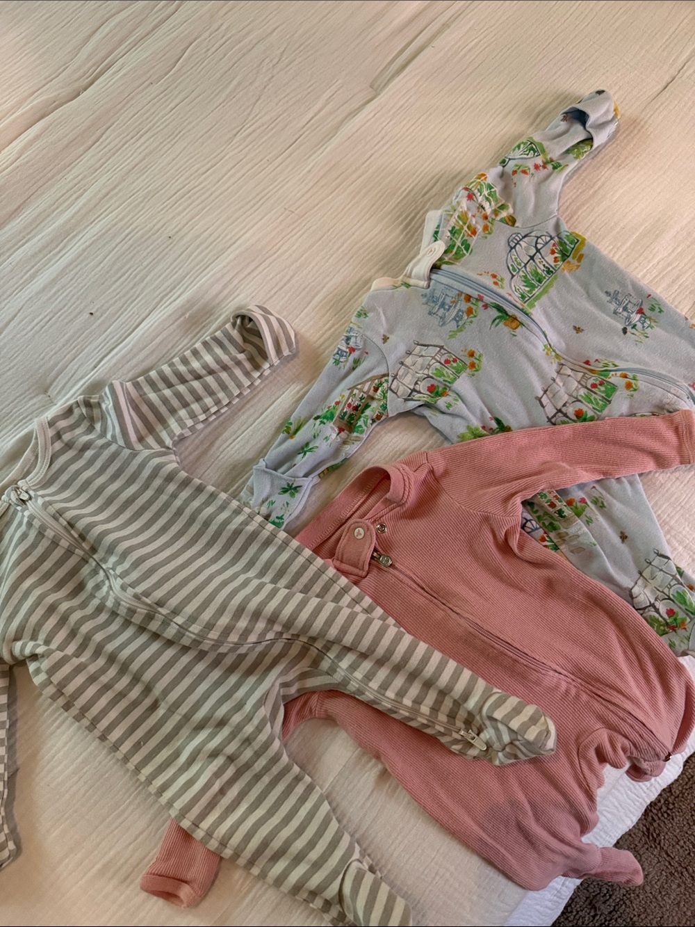 Lot of 3 - Newborn onesies 100% cotton